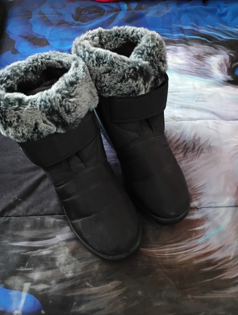 Women's Black Faux-Fur Winter Boots - Insulated Slip-On